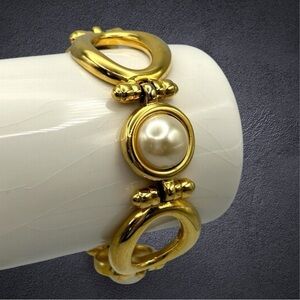 Beautiful Vintage Gold Tone & Faux Pearl Link Bracelet EUC 7”